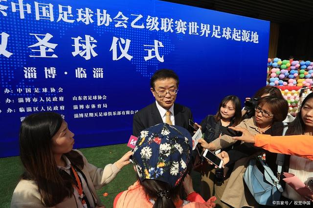 精选足篮专家：真人侃球中足彩8万 白衣解球6连红